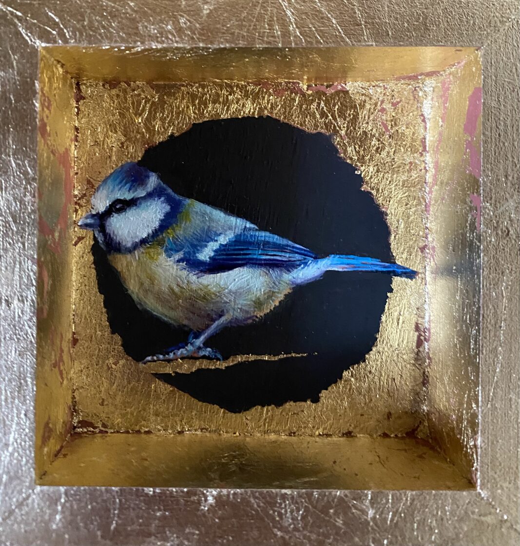 Herrerillo. Óleo sobre tabla y pan de oro 12x12cm